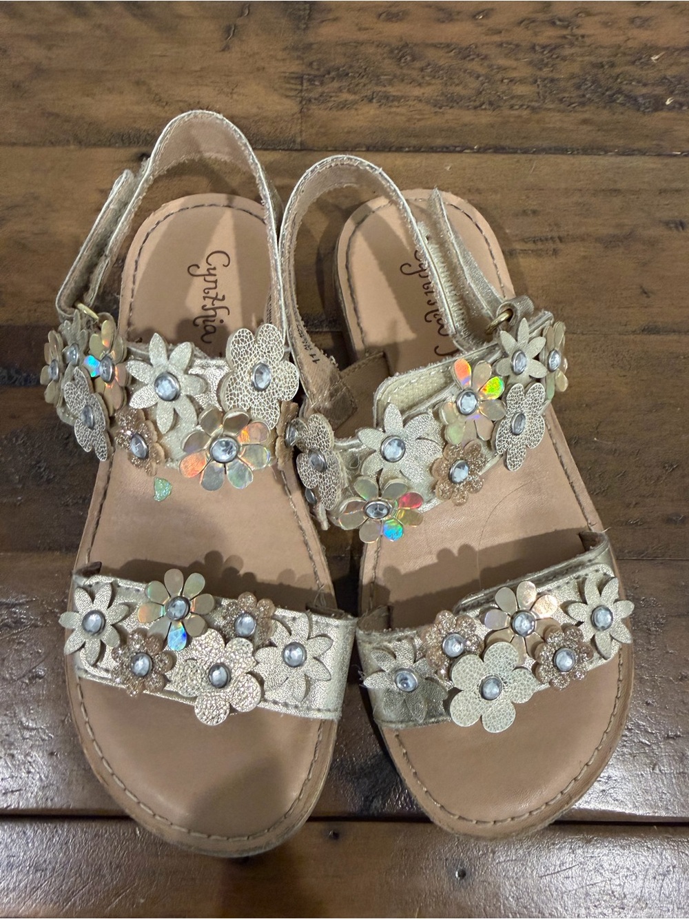 Cynthia rowley gold flower sandals